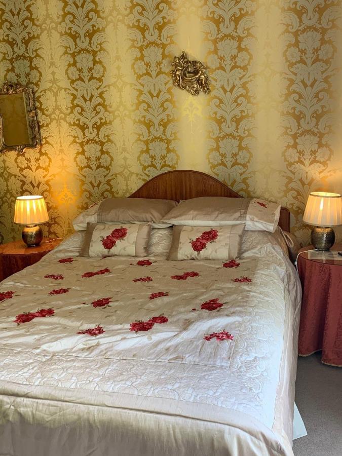 Harrisons Hall Bed & Breakfast 호텔 몰드 외부 사진