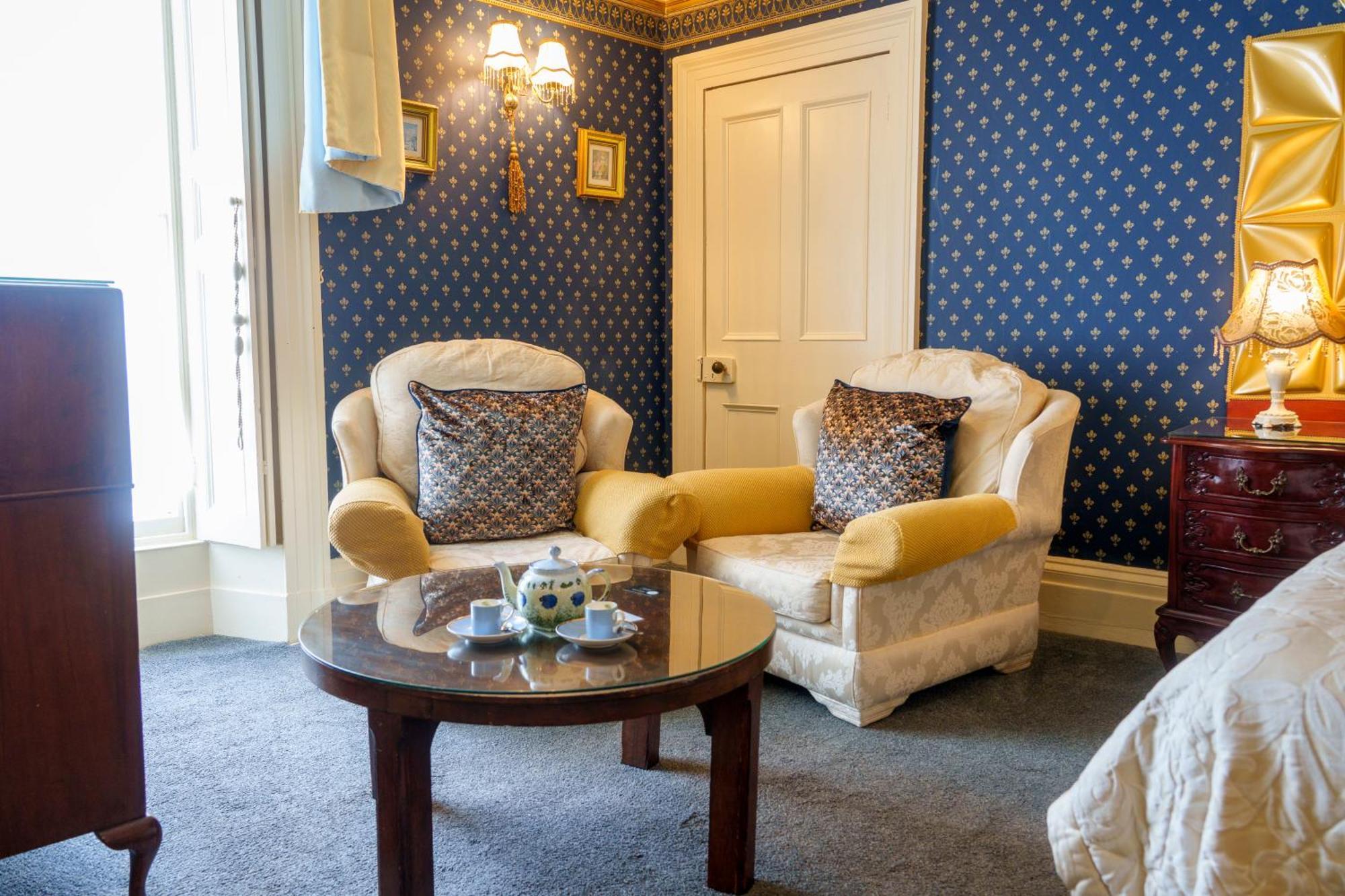 Harrisons Hall Bed & Breakfast 호텔 몰드 외부 사진