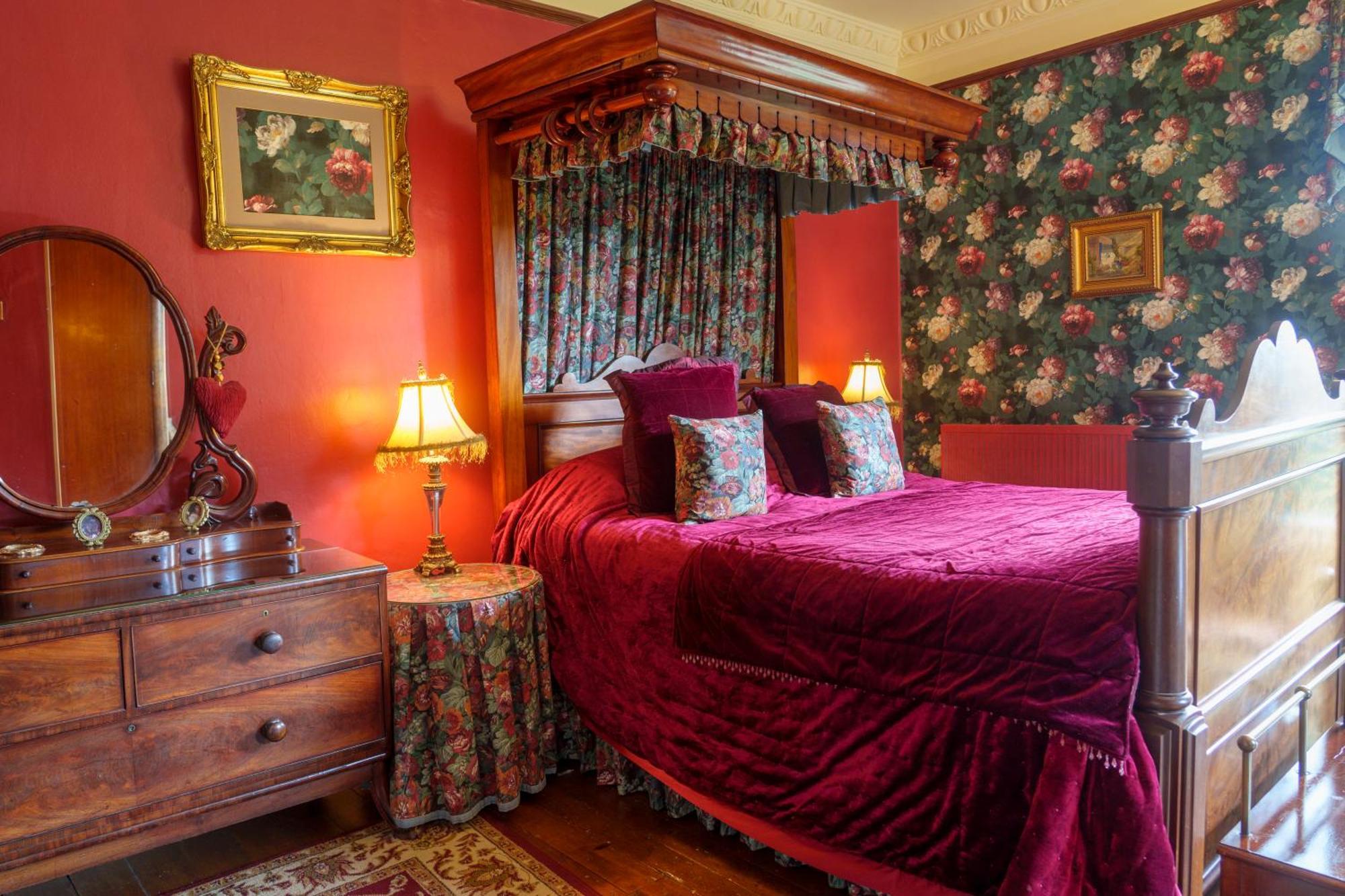 Harrisons Hall Bed & Breakfast 호텔 몰드 외부 사진
