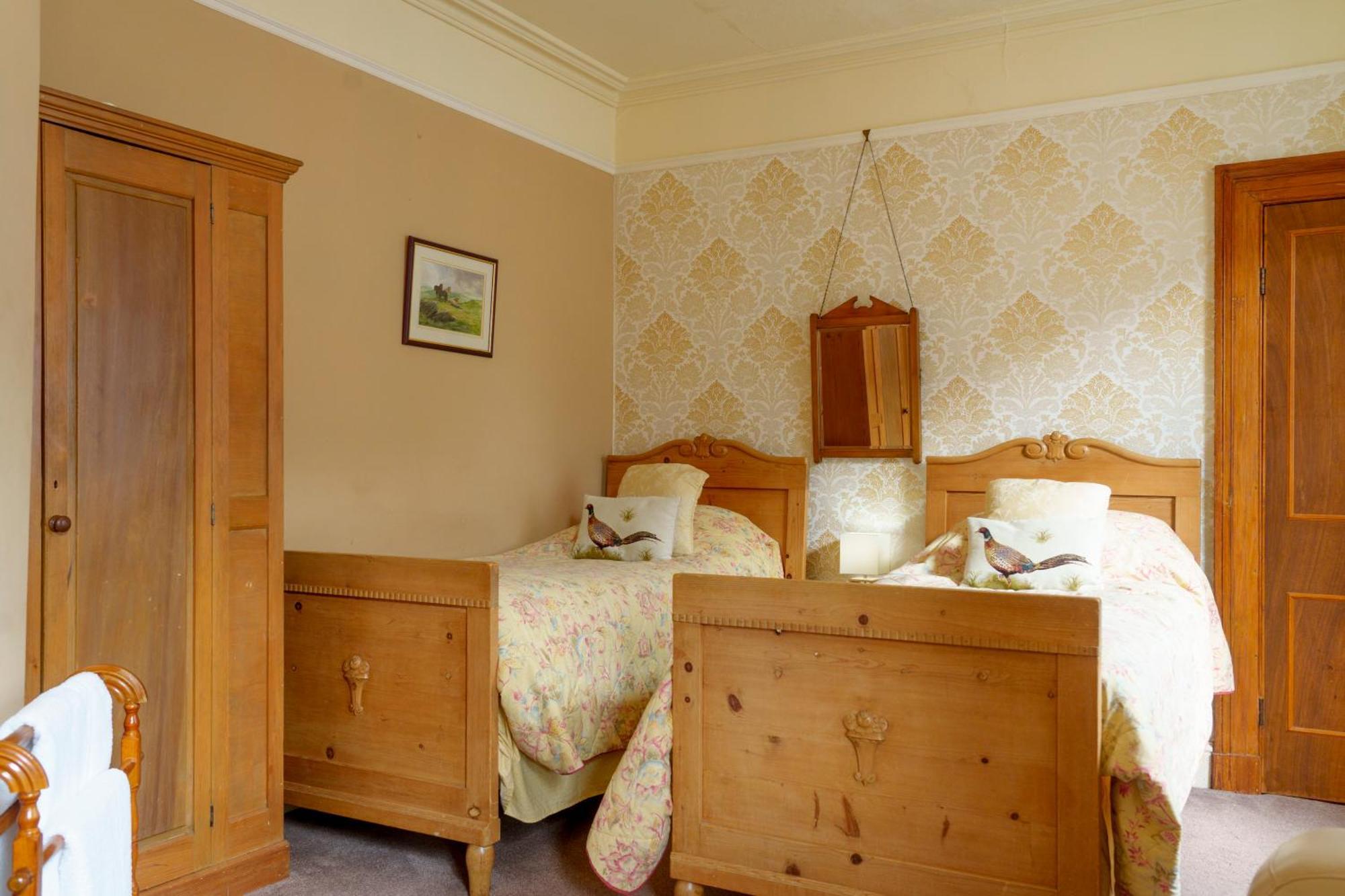 Harrisons Hall Bed & Breakfast 호텔 몰드 외부 사진